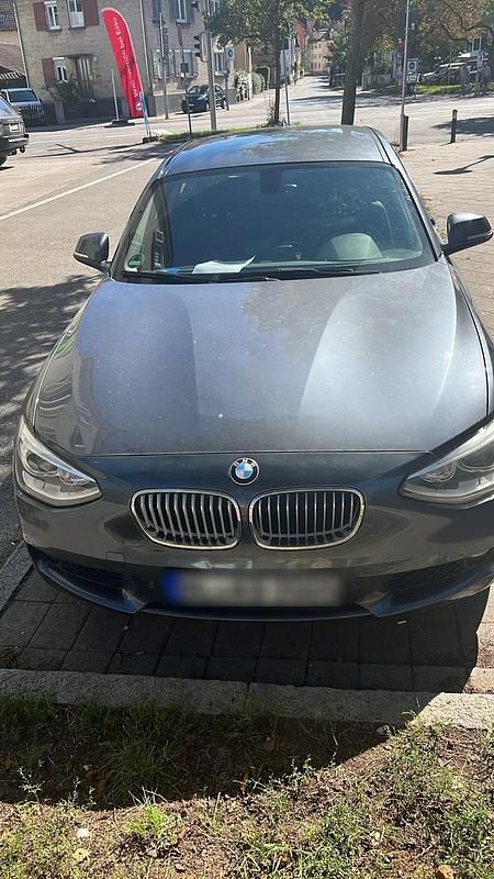 Grau Gebraucht 2013 BMW 116 Sport Line Kleinwagen | 4.250 € (Superpreis) - Bild 1/4