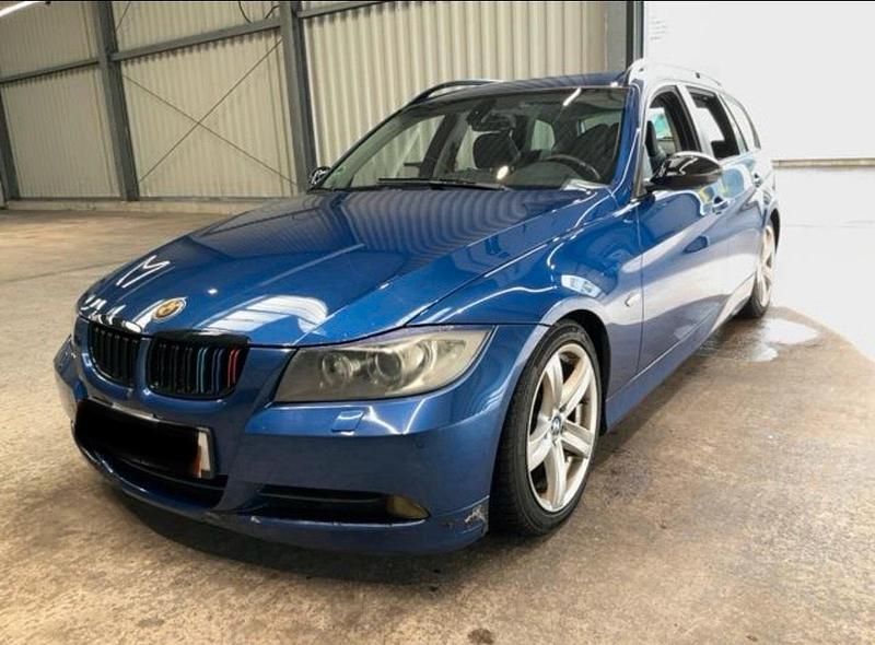 Gebraucht BMW 325 Advantage 218 PS (160 kW) 2007 Blau Kombi