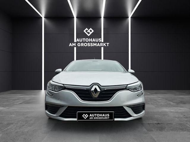 Silber Gebraucht 2017 Renault Mégane IV Play Limousine | 11.490 € (Fairer Preis) - Bild 1/4