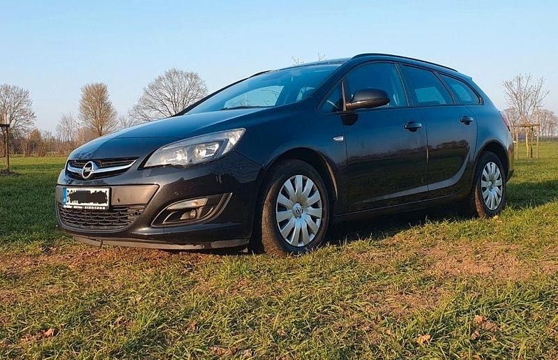 Gebraucht Opel Astra Selection 131 PS (96 kW) 2014 Schwarz Kombi