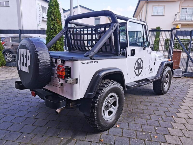 Second-hand Jeep Wrangler 121 CP (88 kW) 1991 Alb SUV