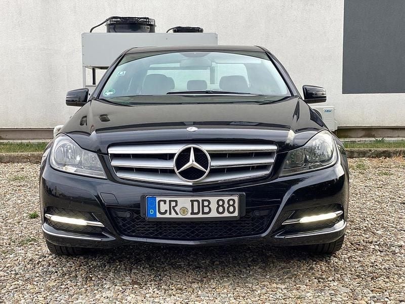 Schwarz Gebraucht 2012 Mercedes C220 Limousine | 6.700 € (Guter Preis) - Bild 1/4
