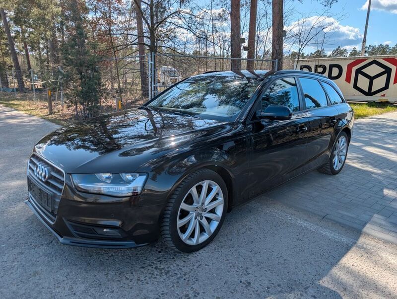 Schwarz Gebraucht 2013 Audi A4 Attraction Kombi | 7.799 € (Guter Preis) - Bild 1/4