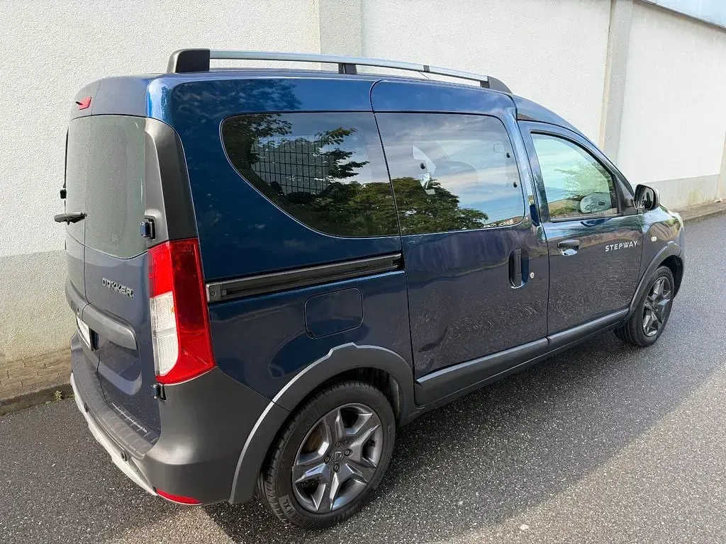 Gebraucht Dacia Dokker Celebration 116 PS (85 kW) 2018 Blau Van / Kleinbus