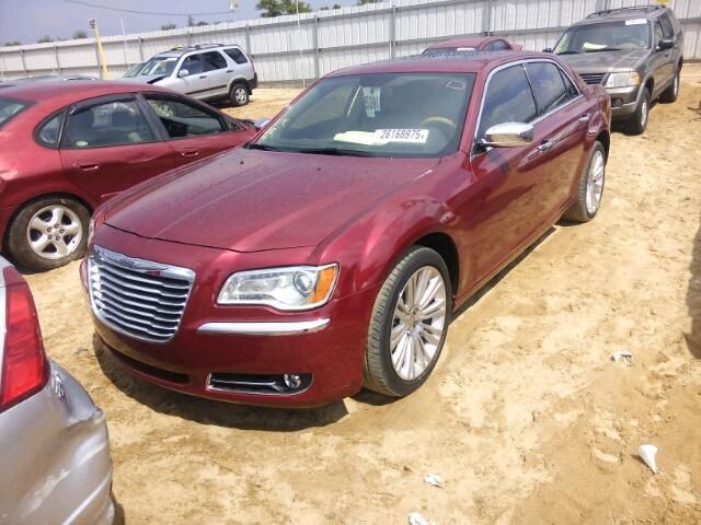 Gebraucht Chrysler 300C 286 PS (210 kW) 2013 Rot Limousine