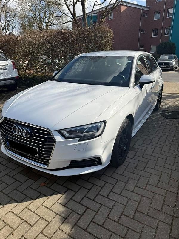 Second-hand Audi A3 204 CP (150 kW) 2020 Alb Berlinǎ