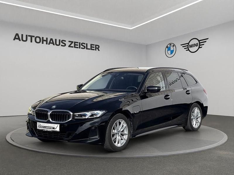 Gebraucht BMW 330e 184 PS (135 kW) 2022 Schwarz Kombi