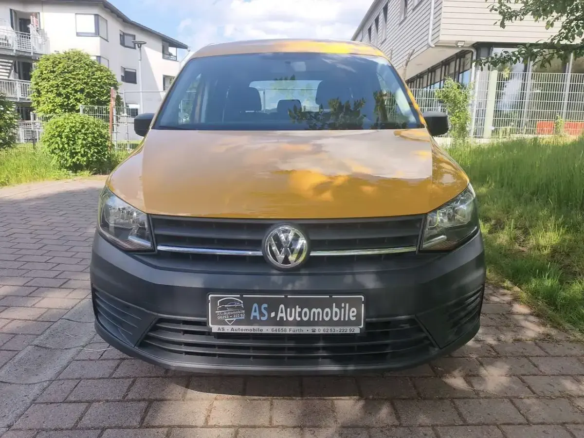 Gebraucht VW Caddy 102 PS (75 kW) 2018 Gold Van / Kleinbus