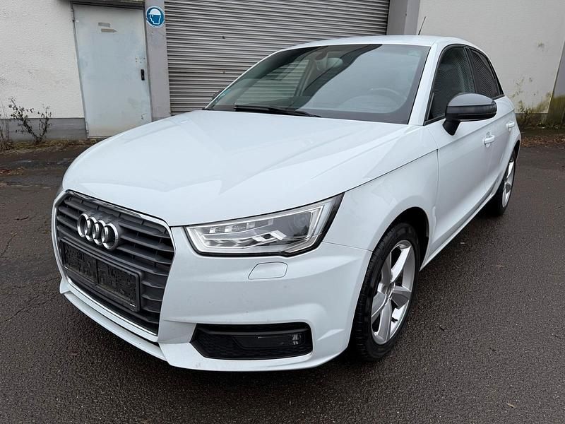 Weiß Gebraucht 2015 Audi A1 Sportback Kleinwagen | 7.691 € - Bild 1/4
