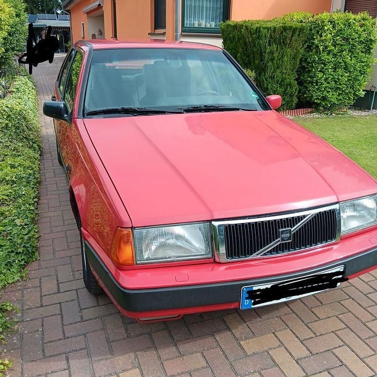 Rot Gebraucht 1993 Volvo 440 Limousine | 3.666 € - Bild 1/4