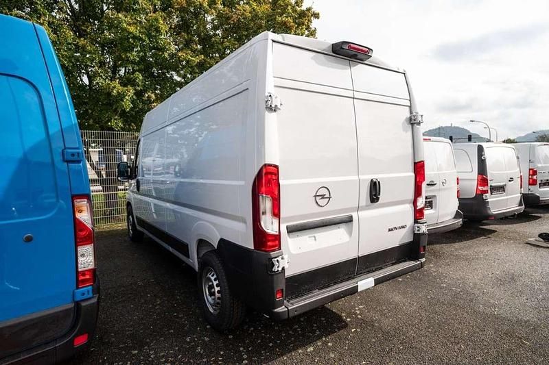 Gebraucht Opel Movano 140 PS (102 kW) 2024 Casablancaweiß Van