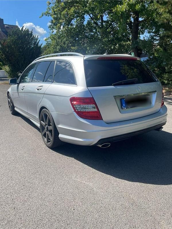 Silber Gebraucht 2010 Mercedes C350 Style Kombi | 9.400 € (Fairer Preis) - Bild 1/4