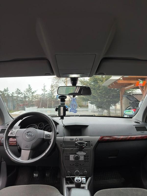 Gebraucht Opel Astra 105 PS (77 kW) 2005 Kombi