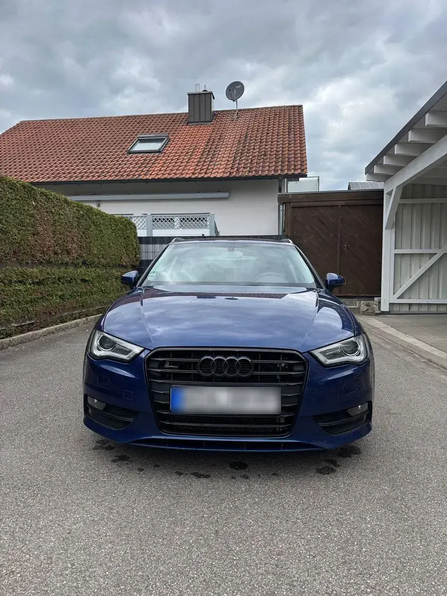 Gebraucht Audi A3 Sportback Ambiente 179 PS (131 kW) 2013 Blau Kleinwagen