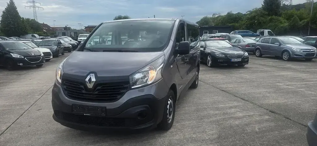 Gebraucht Renault Trafic Authentique 125 PS (91 kW) 2017 Grau Van / Kleinbus