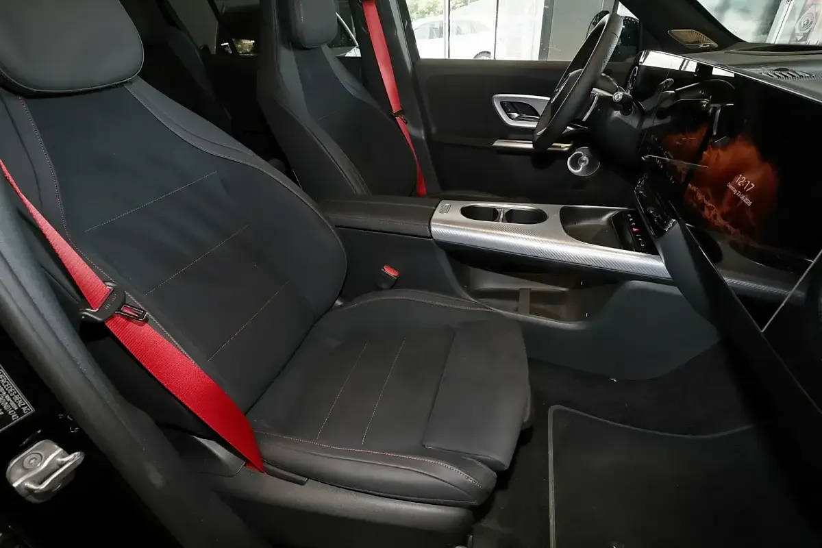 Gebraucht Mercedes 350 AMG 191 kW (260 PS) 2026 Kosmosschwarz metallic Limousine