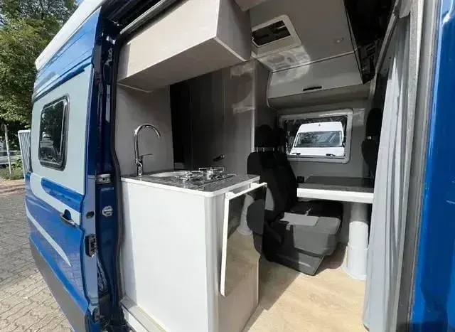 Gebraucht VW Crafter 140 PS (102 kW) 2021 Blau Van