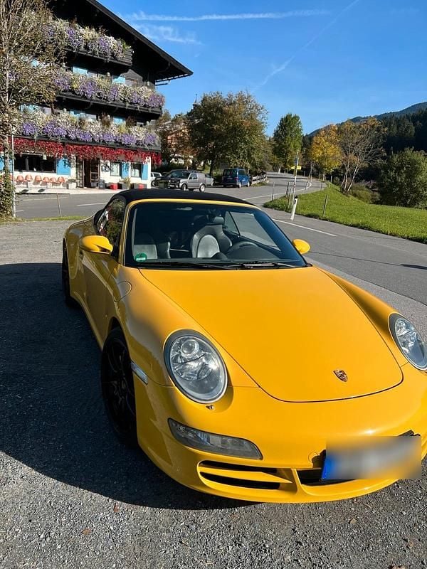 Gebraucht Porsche 911 Carrera 4 Cabriolet 325 PS (239 kW) 2005 Gelb Cabrio