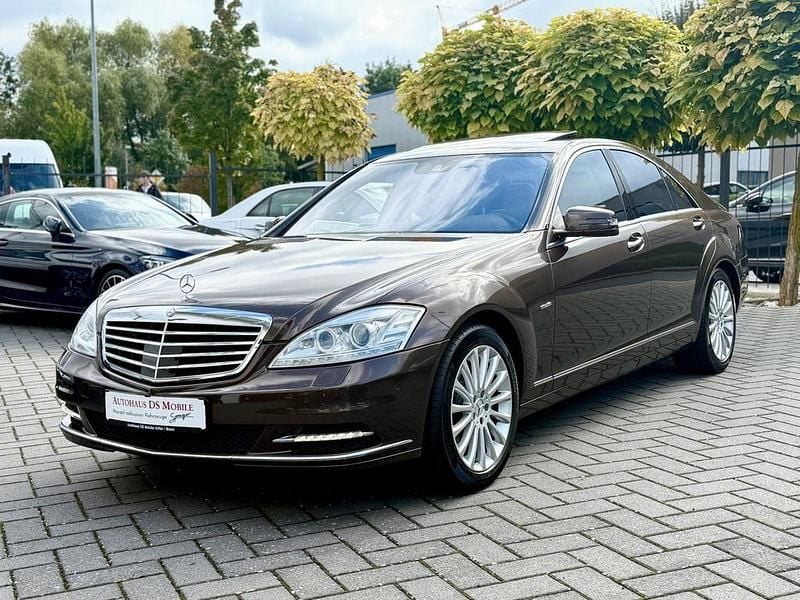 Braun Gebraucht 2011 Mercedes S350 Limousine | 15.370 € - Bild 1/4