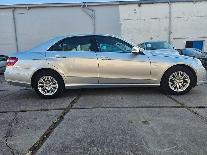 Gebraucht Mercedes E200 184 PS (135 kW) 2009 Silber Limousine