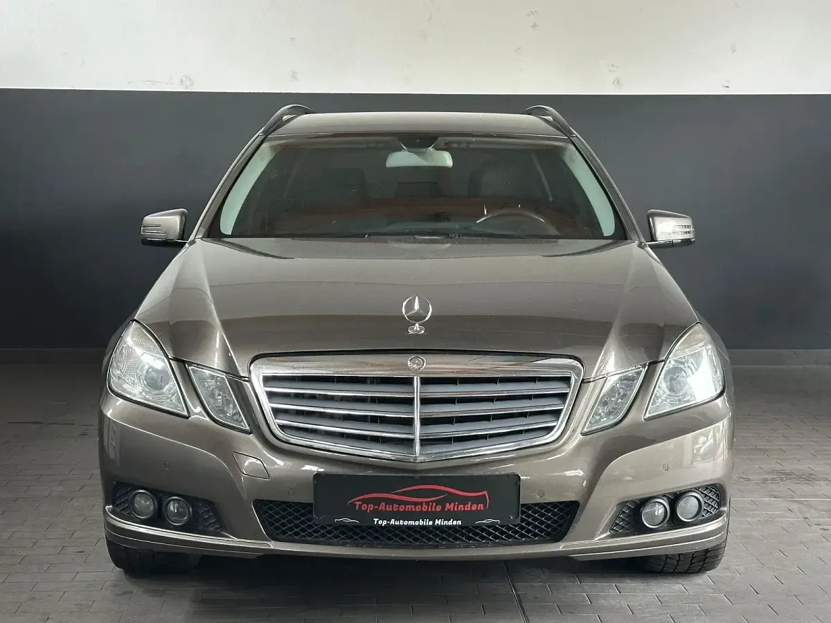 Używany Mercedes E300 204 KM (150 kW) 2010 Szary Kombi