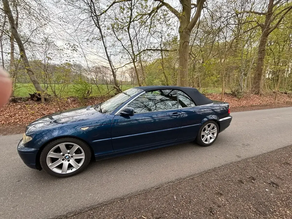 Gebraucht BMW 320 170 PS (125 kW) 2004 Blau Cabrio