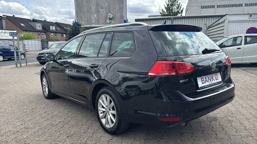 Gebraucht VW Golf VII LOUNGE 110 PS (80 kW) 2015 Schwarz Kombi