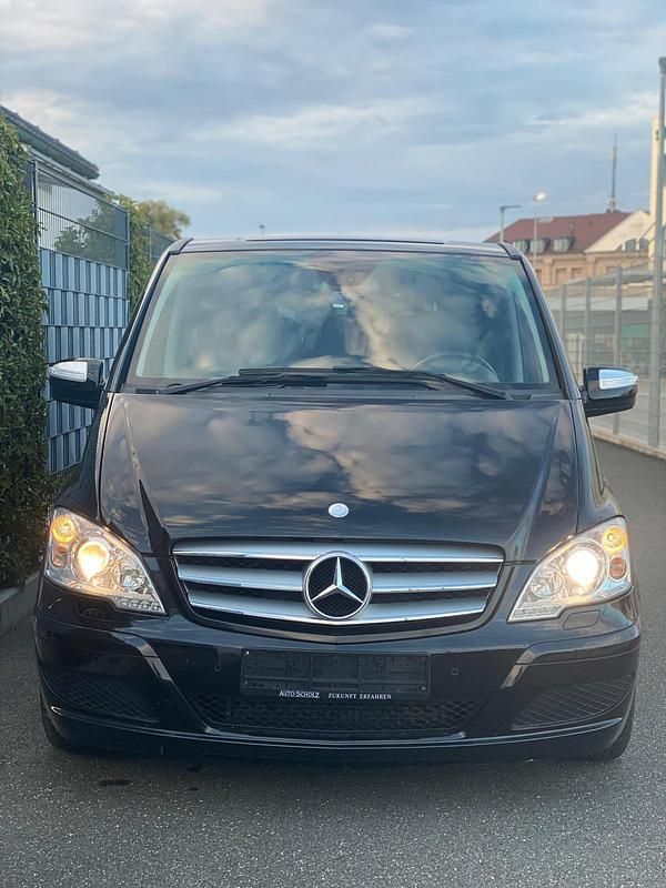 Schwarz Gebraucht 2012 Mercedes Viano Van / Kleinbus | 15.980 € (Guter Preis) - Bild 1/1