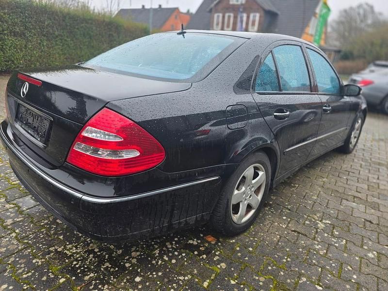 Gebraucht Mercedes E350 272 PS (200 kW) 2005 Schwarz Limousine