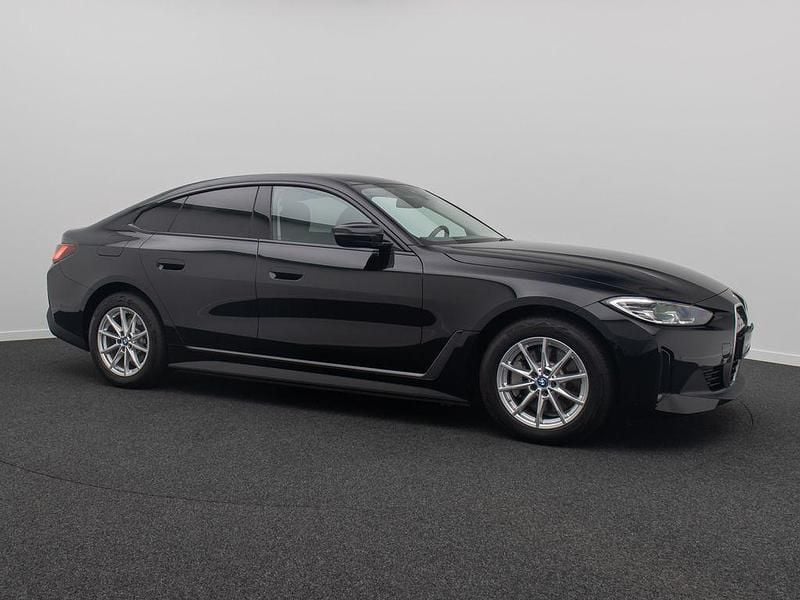 Second-hand BMW i4 Efficient Dynamics 210 kW (286 CP) 2023 Negru Berlinǎ