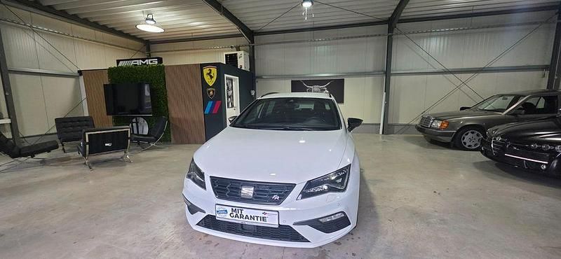 Weiß Gebraucht 2020 Seat Leon ST FR Kombi | 11.900 € (Etwas zu teuer) - Bild 1/4