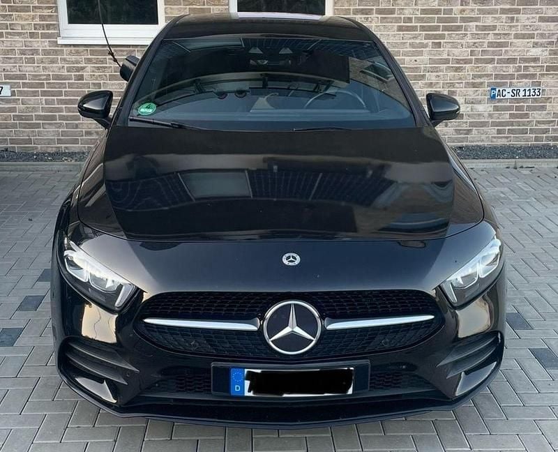 Schwarz Gebraucht 2020 Mercedes A250 AMG Limousine | 22.900 € (Guter Preis) - Bild 1/4