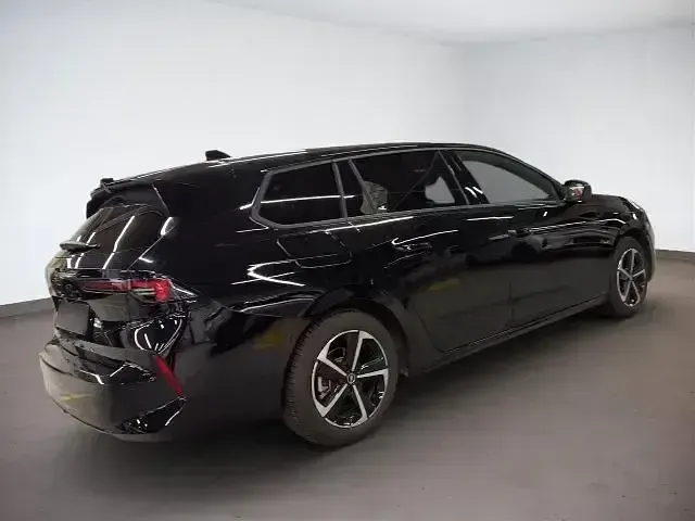 Gebraucht Opel Astra 131 PS (96 kW) 2025 Schwarz Kleinwagen