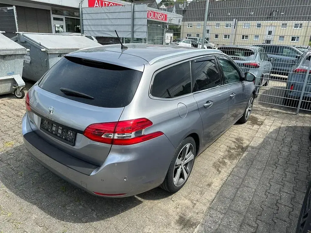 Gebraucht Peugeot 308 131 PS (96 kW) 2015 Lack grau artense/metalliclackierung (metallic) Kombi
