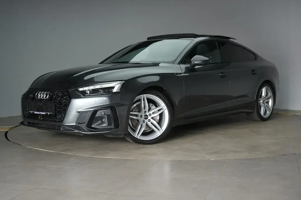 Używany Audi A5 S-Line 204 KM (150 kW) 2022 Szary Coupe