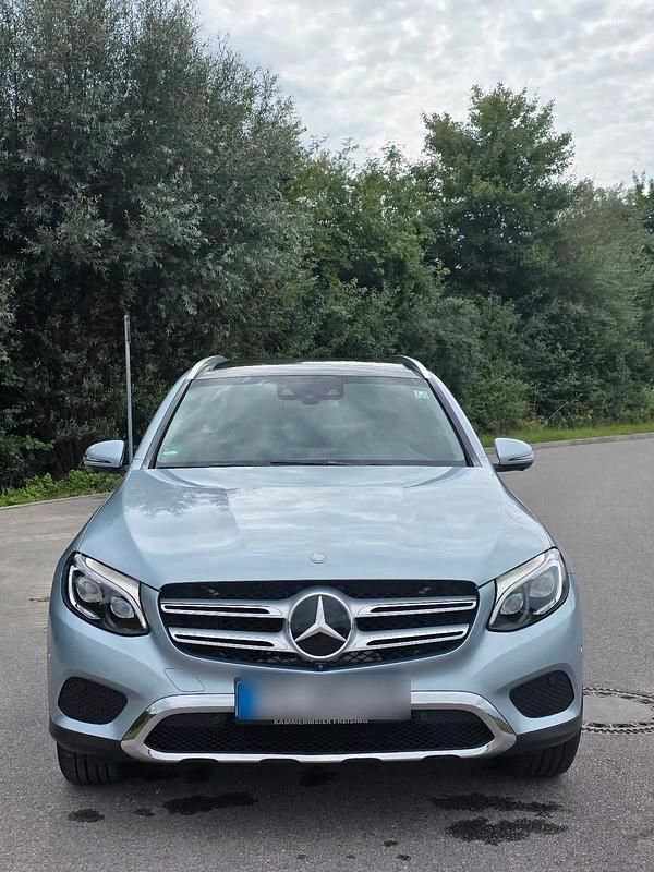 Grau Gebraucht 2016 Mercedes GLC220 SUV | 27.000 € (Guter Preis) - Bild 1/4