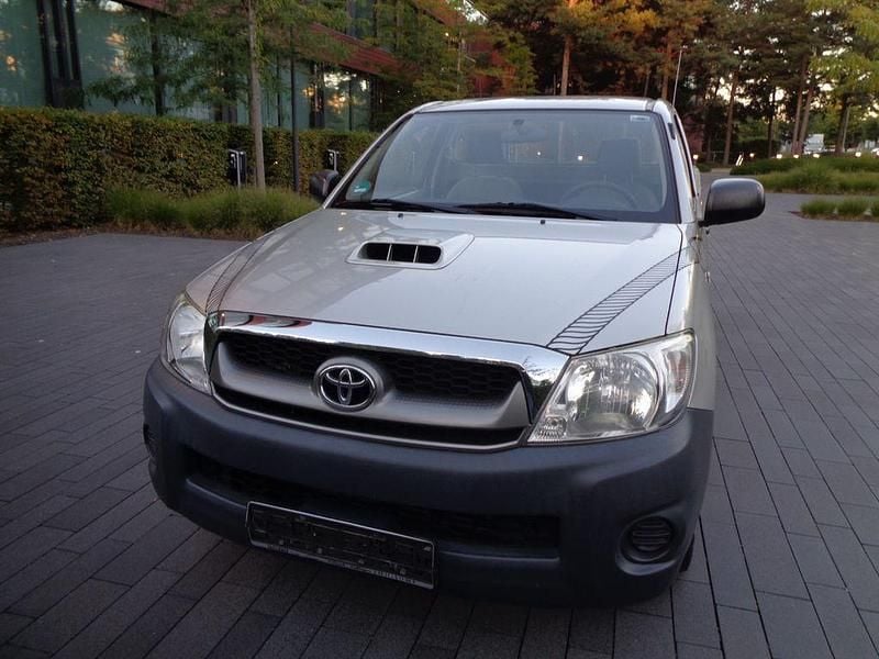Silber Gebraucht 2010 Toyota HiLux Abholung | 12.990 € (Fairer Preis) - Bild 1/4