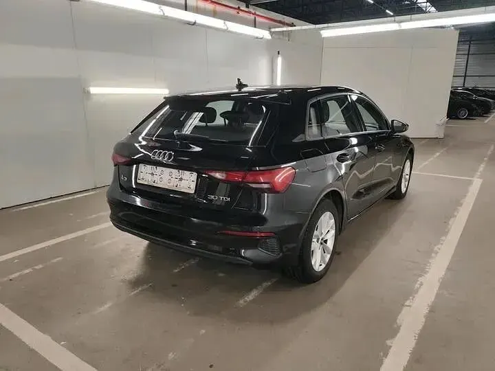 Gebraucht Audi A3 Sport 116 PS (85 kW) 2021 Schwarz Limousine