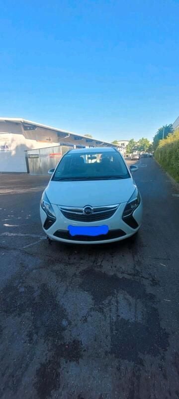 Weiß Gebraucht 2015 Opel Zafira Van / Kleinbus | 7.500 € (Fairer Preis) - Bild 1/4