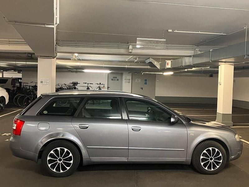 Gebraucht Audi A4 131 PS (96 kW) 2004 Andere farben Kombi