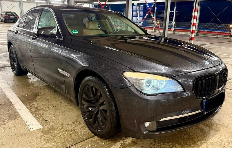 Gebraucht BMW 730 245 PS (180 kW) 2009 Grau Limousine