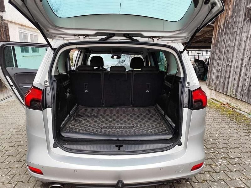 Silber Gebraucht 2016 Opel Zafira Tourer drive Van / Kleinbus | 5.900 € (Superpreis) - Bild 1/4