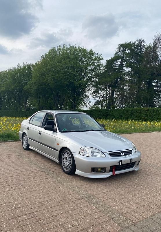 Silber Gebraucht 2000 Honda Civic Limousine | 1.900 € (Fairer Preis) - Bild 1/4
