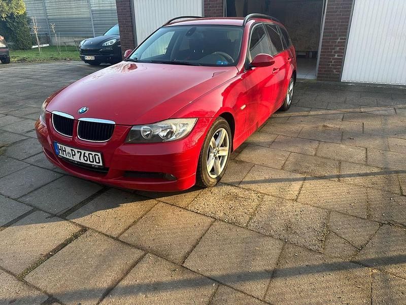 Rot Gebraucht 2008 BMW 320 Sport Line Kombi | 3.300 € (Superpreis) - Bild 1/4