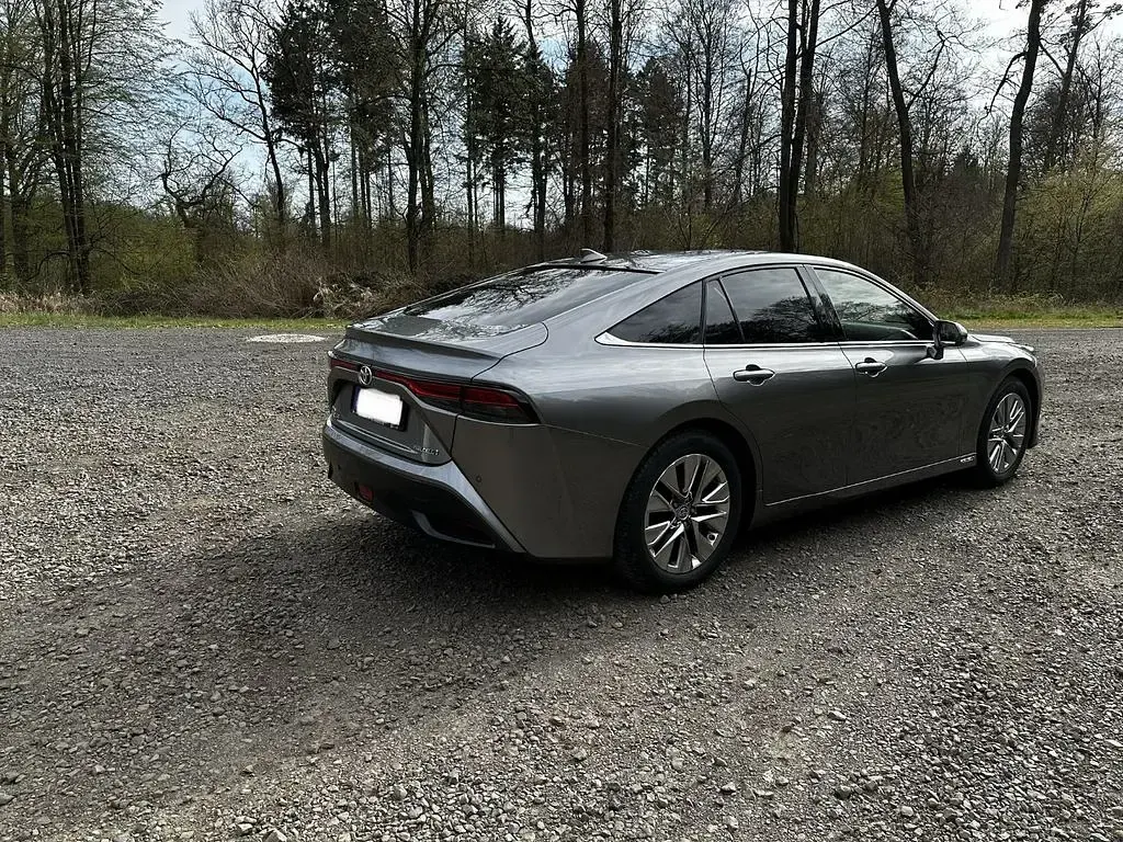 Gebraucht Toyota Mirai Executive 182 PS (133 kW) 2022 Grau Limousine