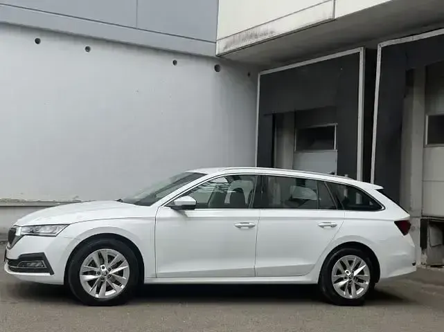 Gebraucht Skoda Octavia First Edition 150 PS (110 kW) 2020 Weiß Limousine