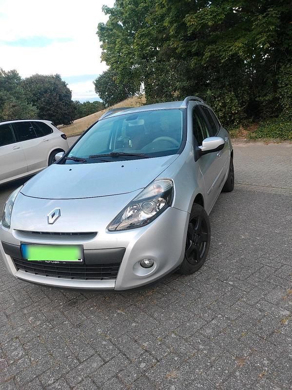 Silber Gebraucht 2009 Renault Clio GrandTour Kombi | 2.600 € - Bild 1/4