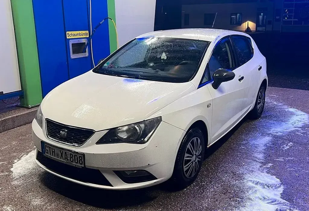 Usado Seat Ibiza Reference 86 HP (63 kW) 2013 Branco Sedan