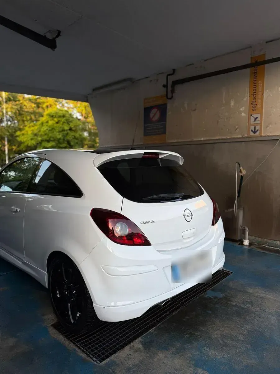 Gebraucht Opel Corsa Edition 90 PS (66 kW) 2009 Weiß Kleinwagen