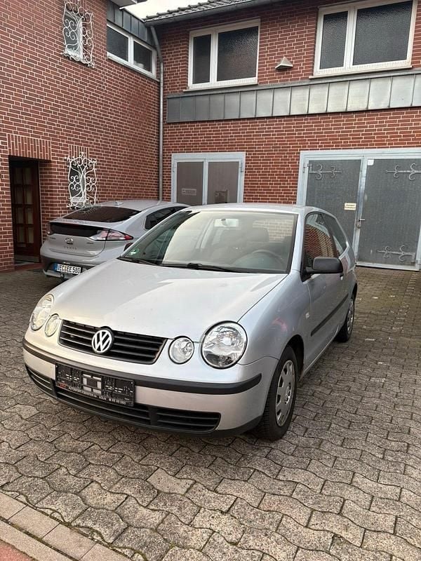 Gebraucht VW Polo 63 PS (46 kW) 2003 Silber Kleinwagen